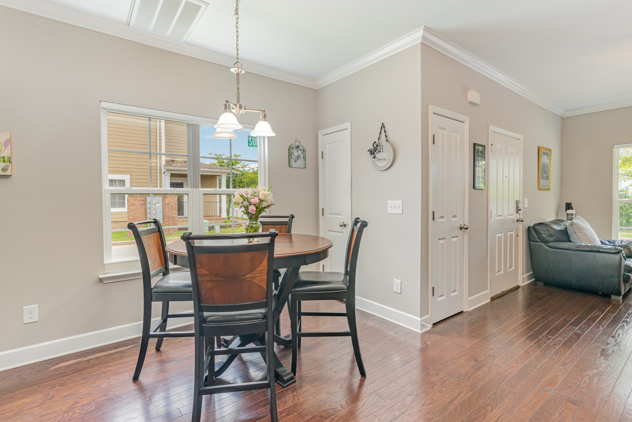8914 Sunnyfield Way
