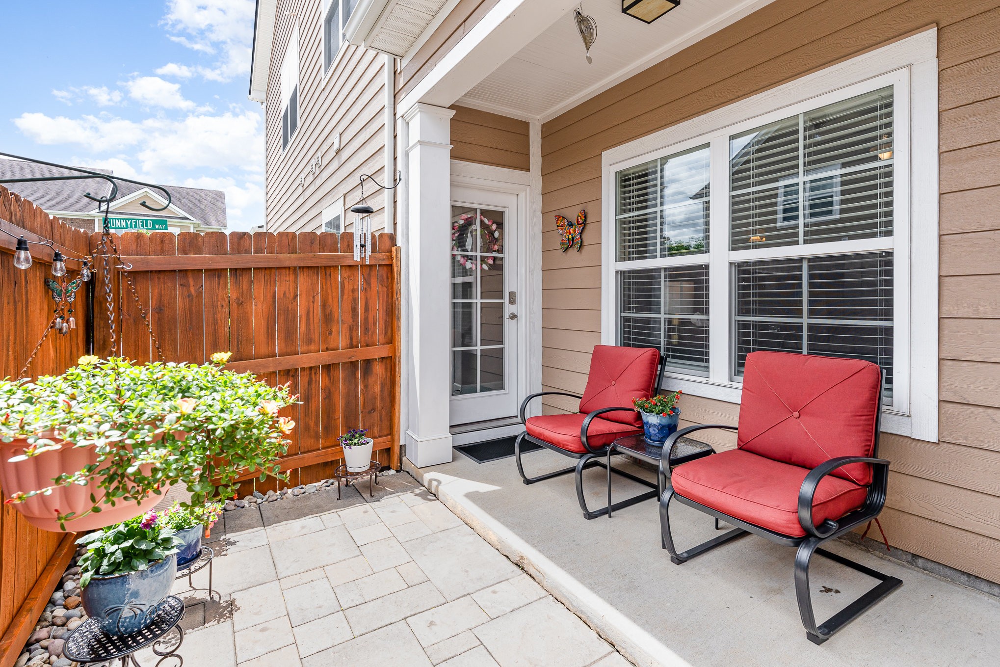 8914 Sunnyfield Way