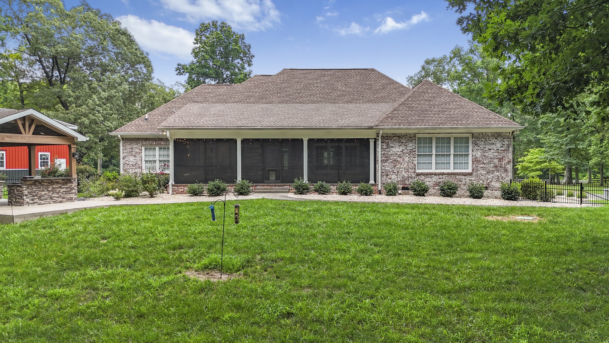 5912 Shelby Ln