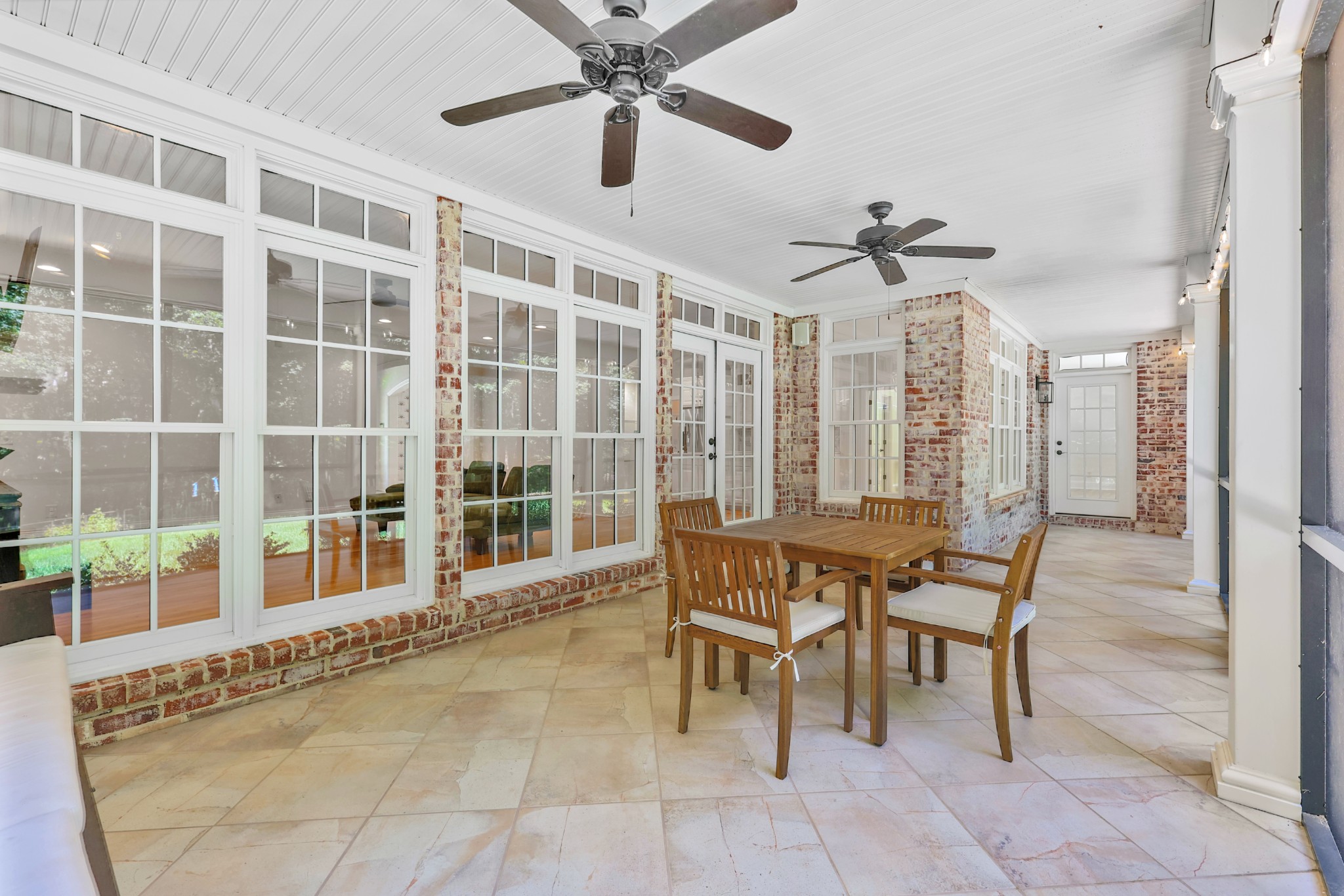5912 Shelby Ln