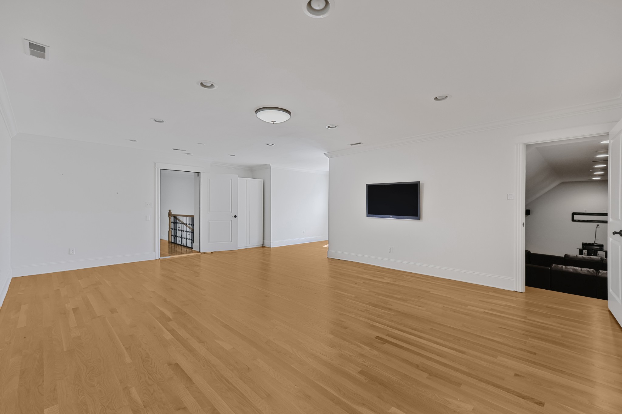 5912 Shelby Ln