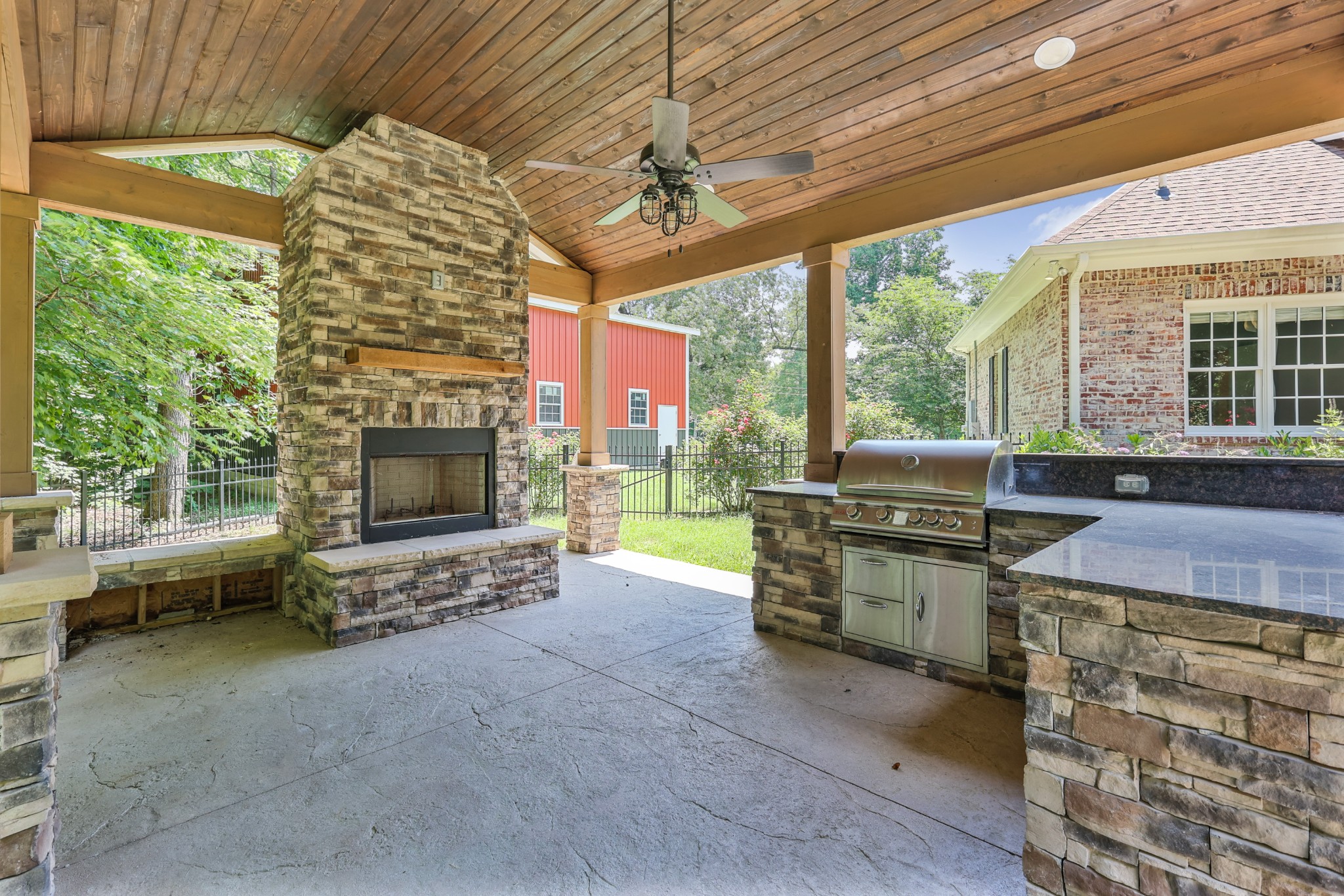 5912 Shelby Ln