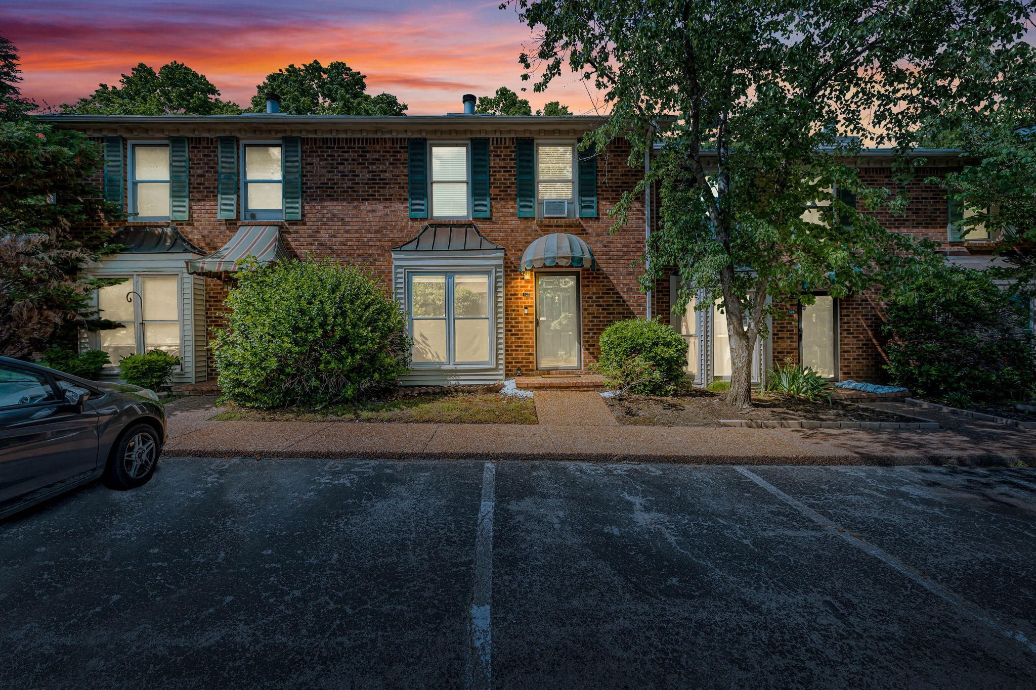 523 Williamsburg Dr
