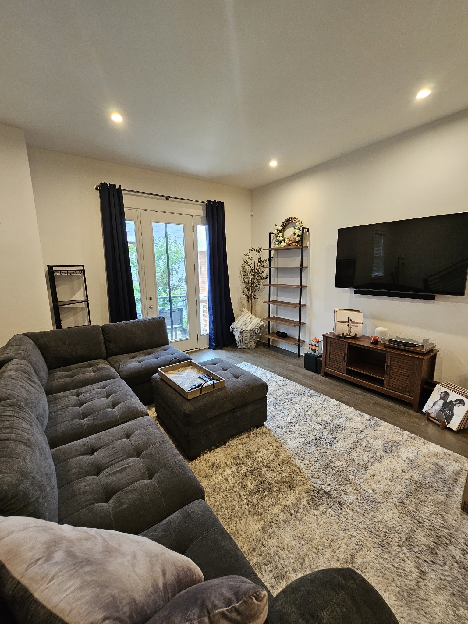 700 James Ave Unit: 21