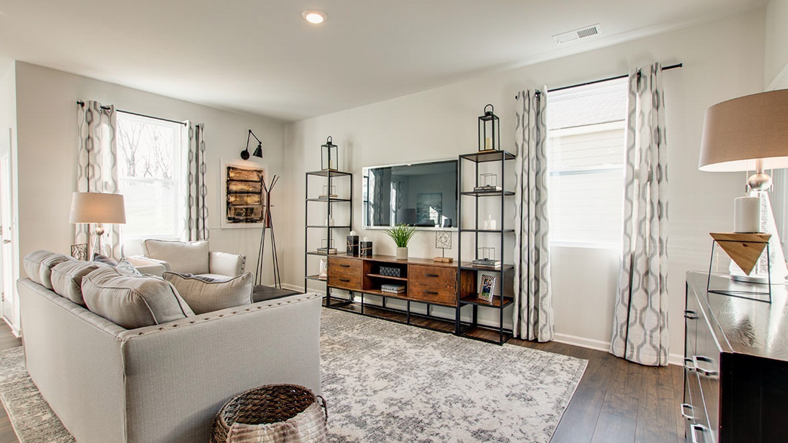 1504 Mountain View Drive