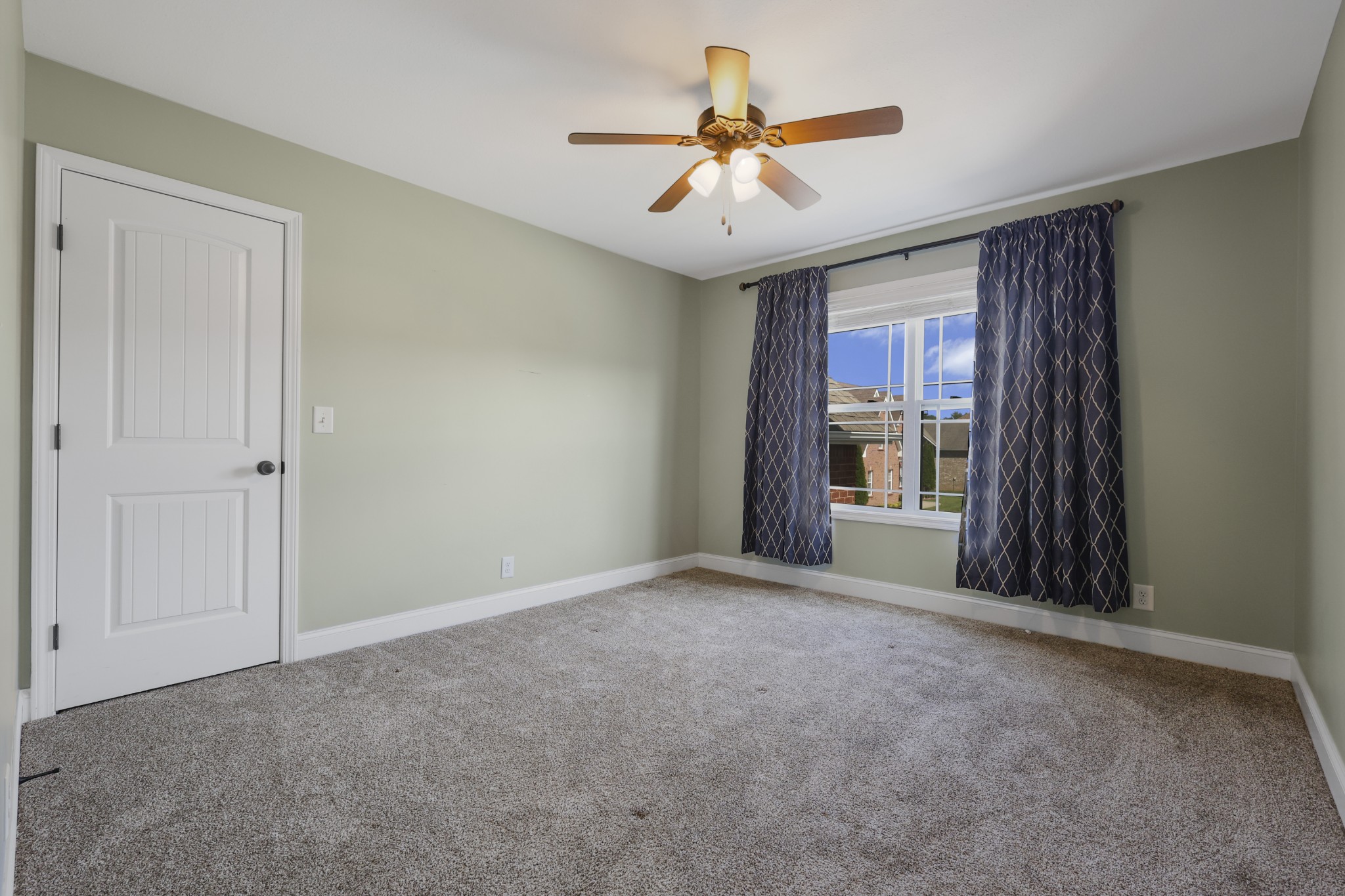 995 Terraceside Cir