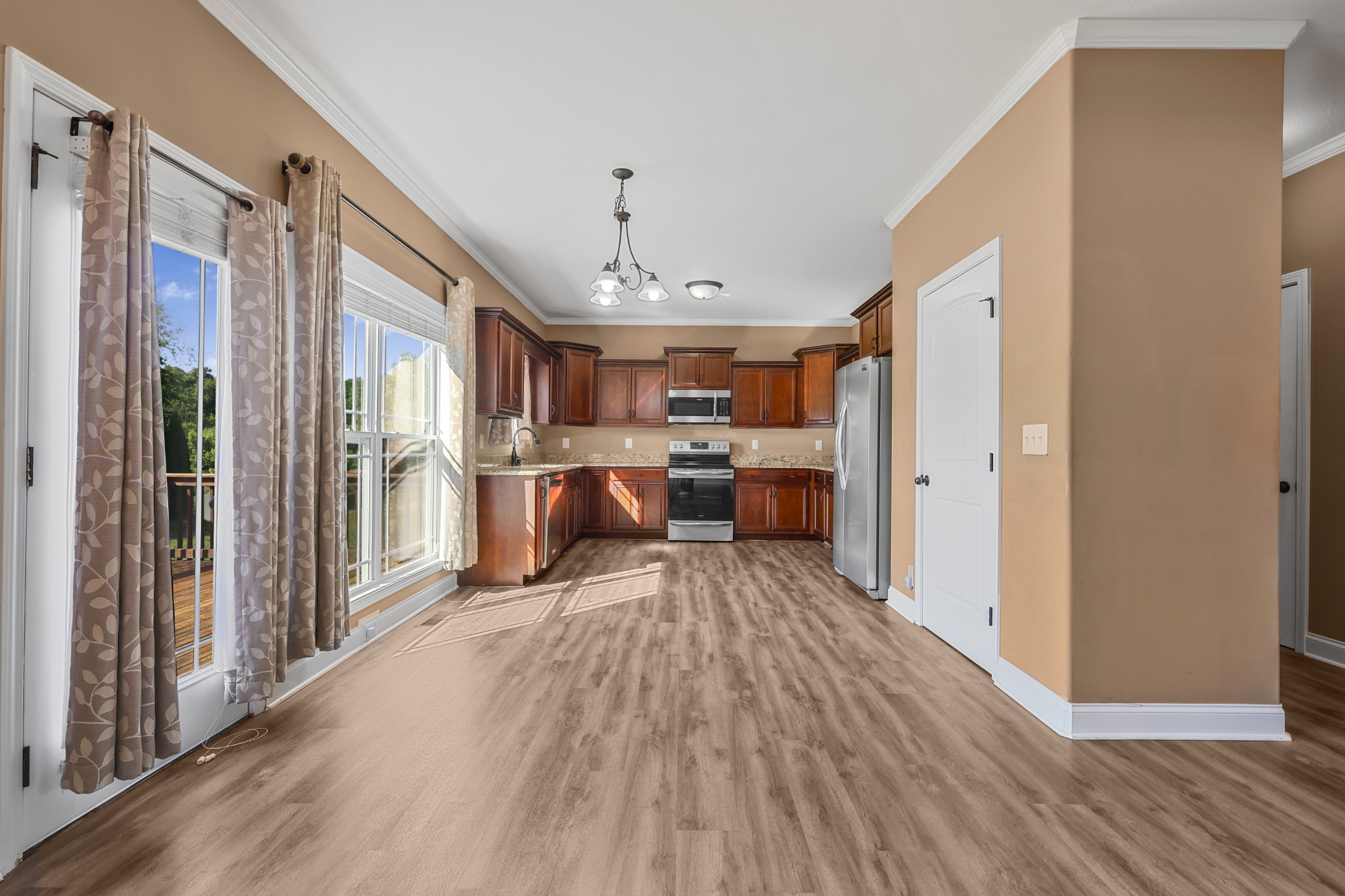 995 Terraceside Cir