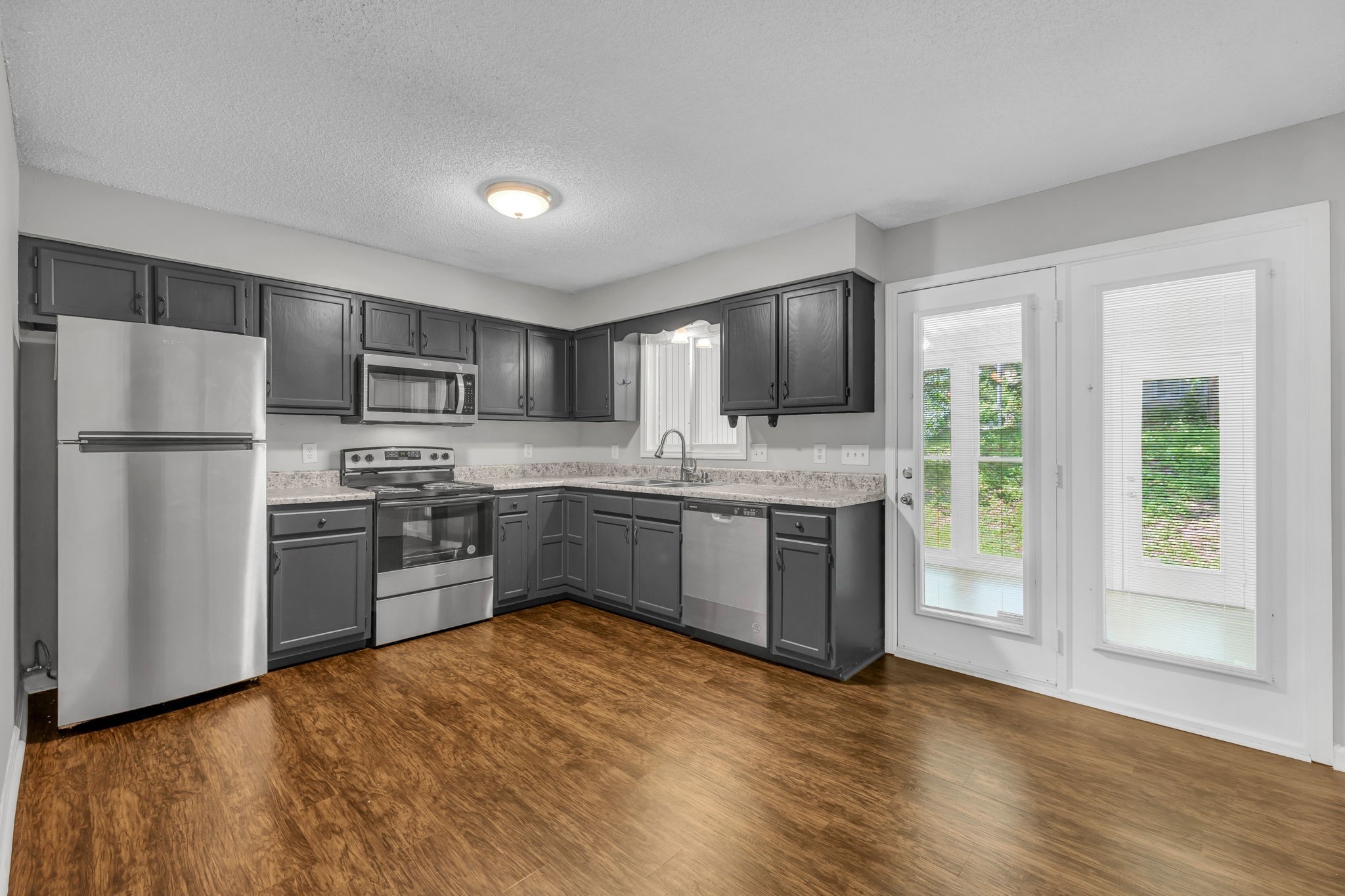523 Williamsburg Dr