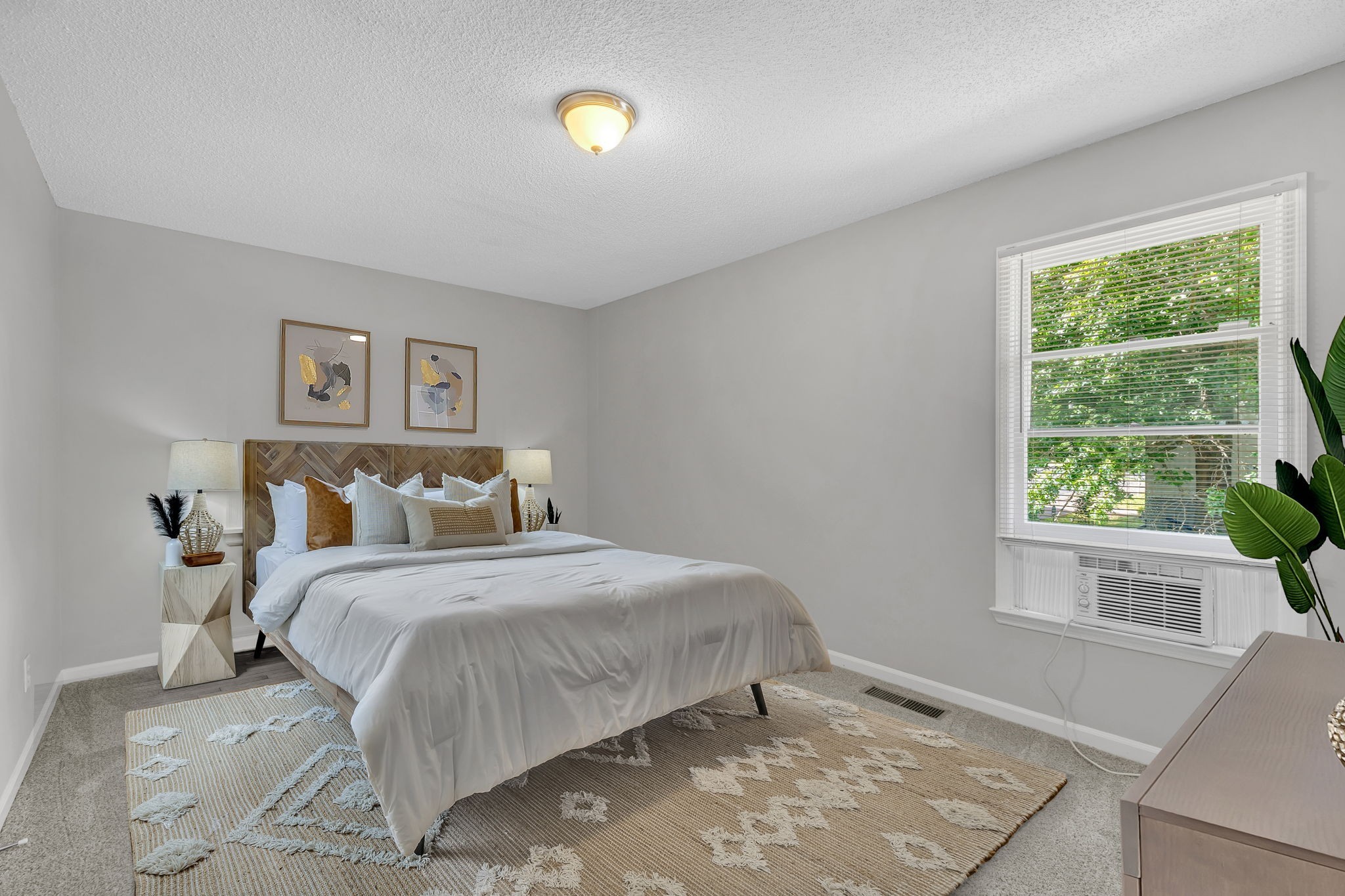 523 Williamsburg Dr