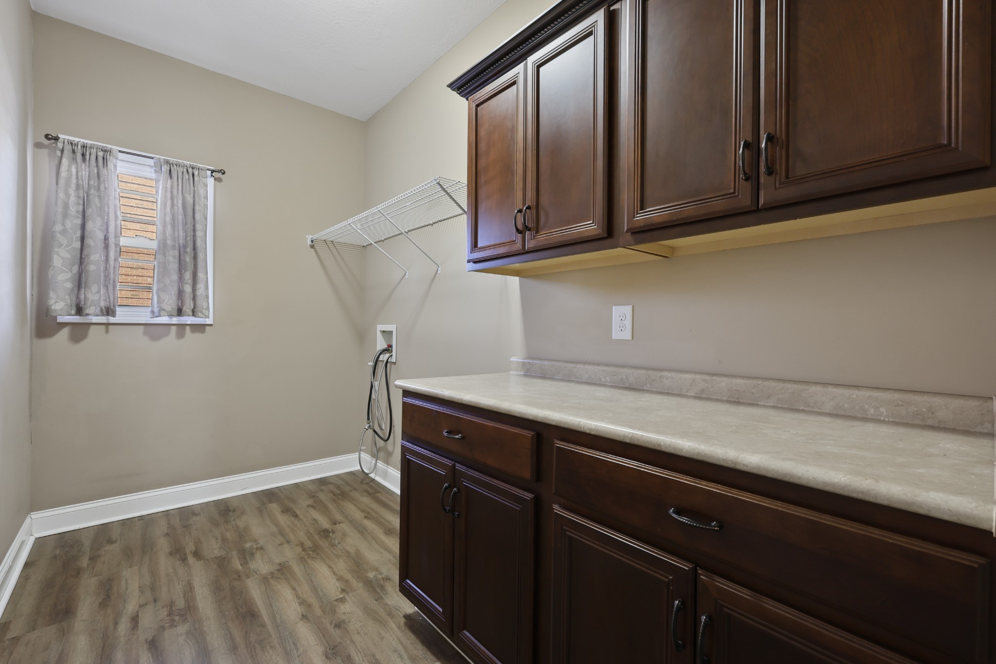 995 Terraceside Cir