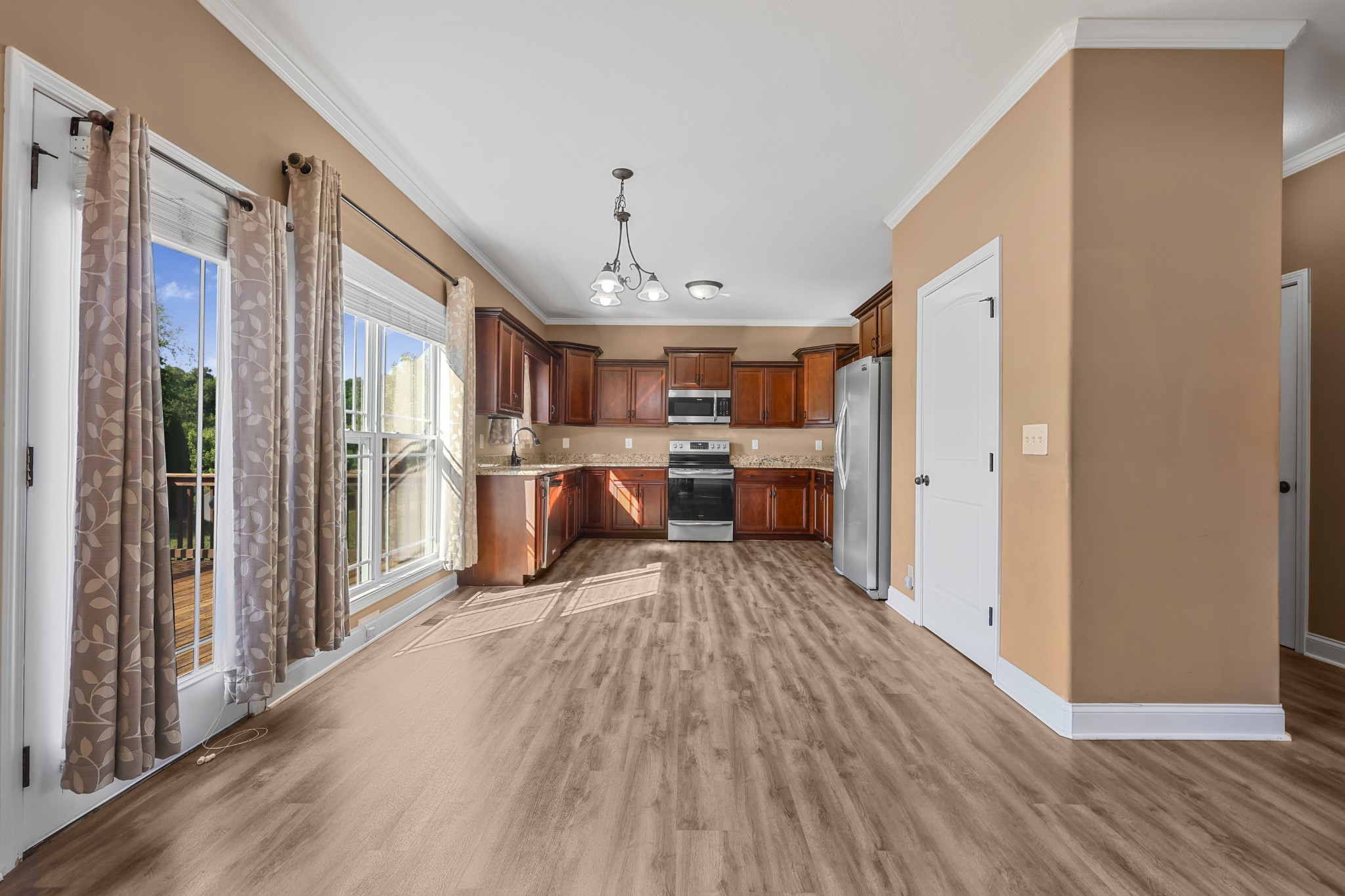 995 Terraceside Cir
