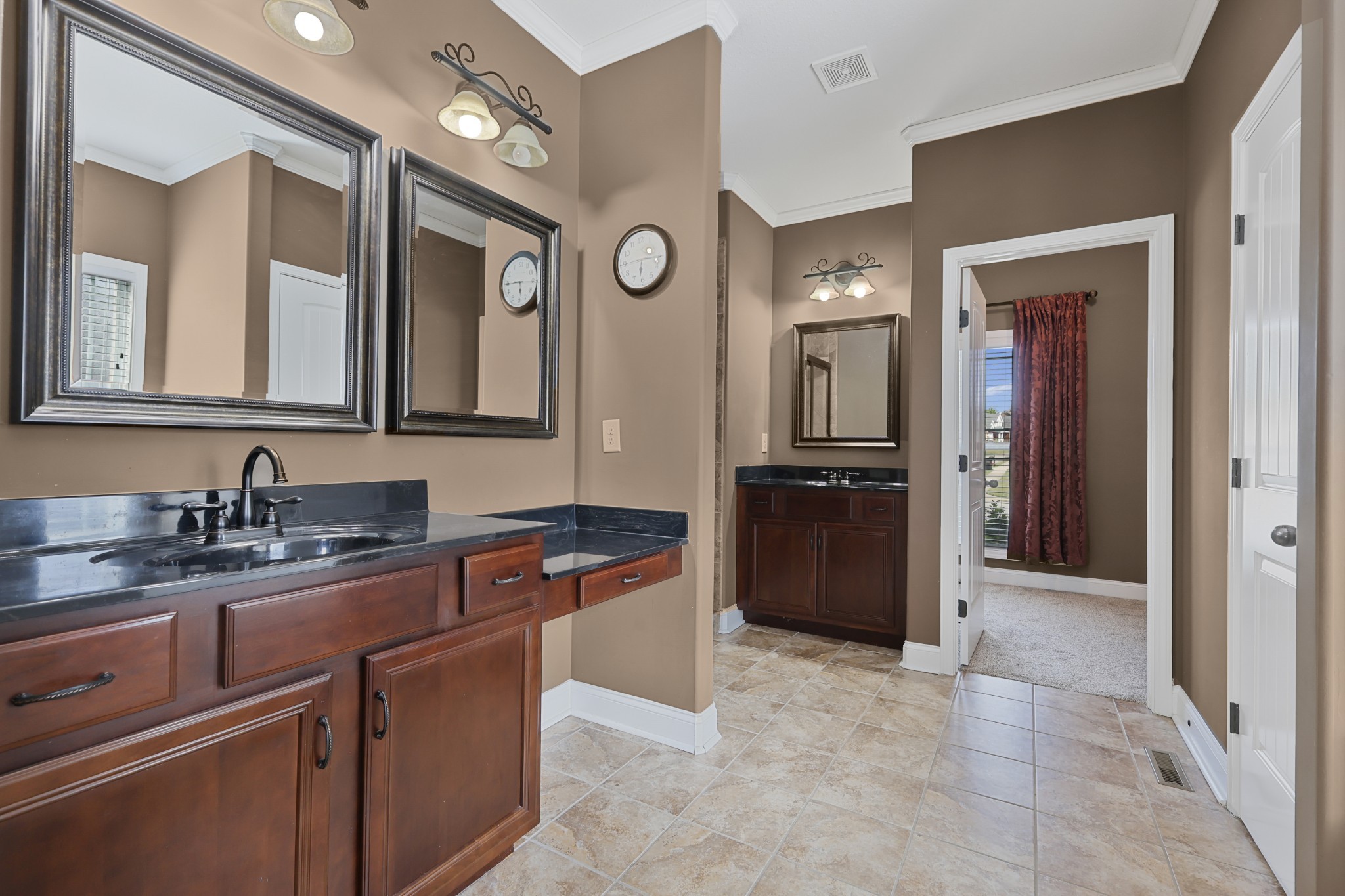 995 Terraceside Cir