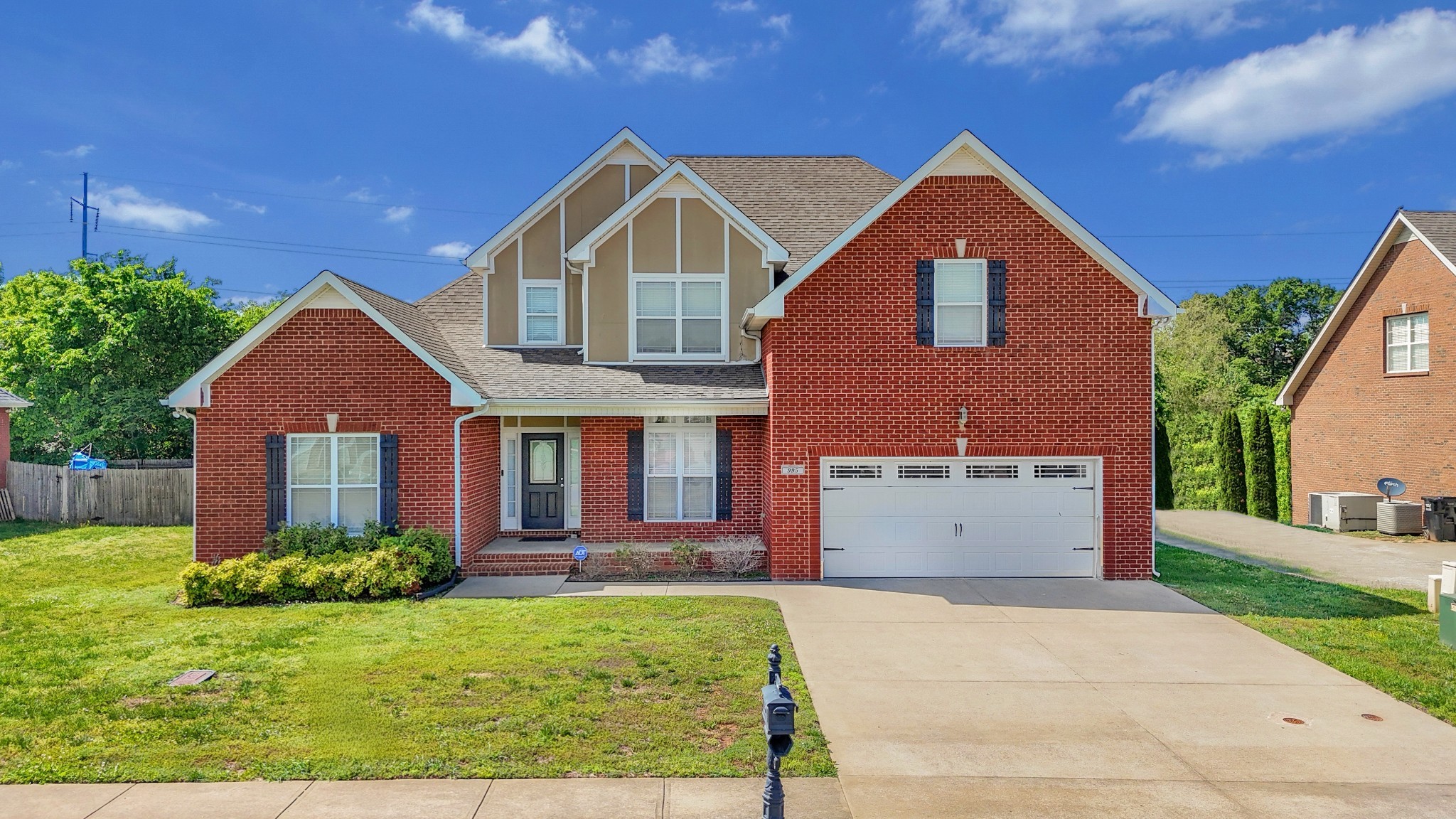 995 Terraceside Cir
