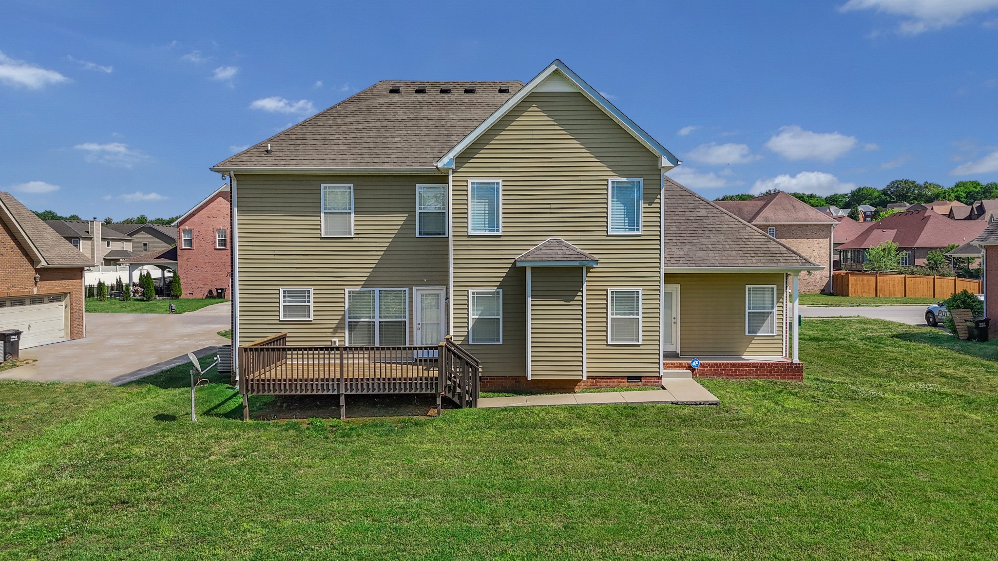 995 Terraceside Cir