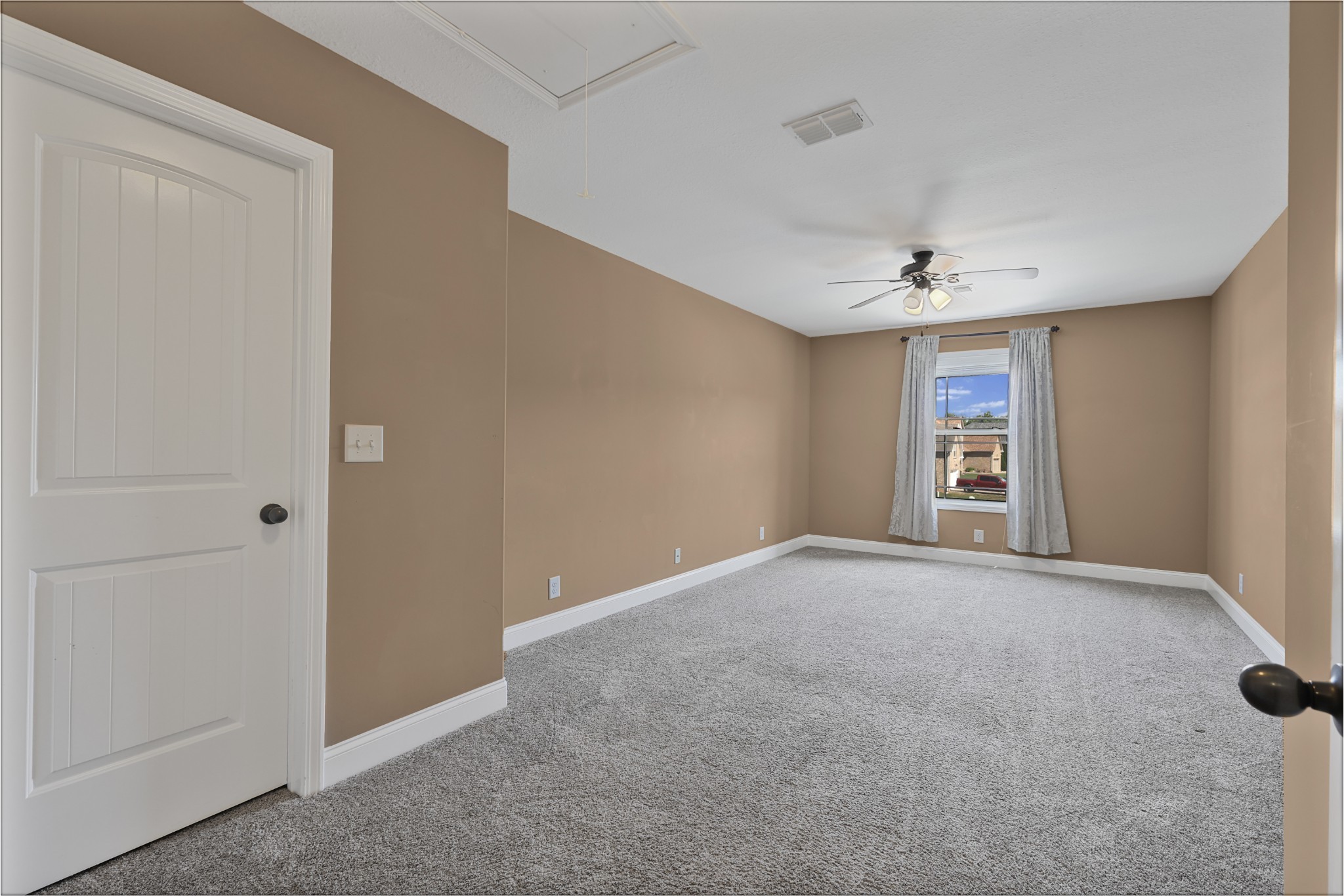 995 Terraceside Cir