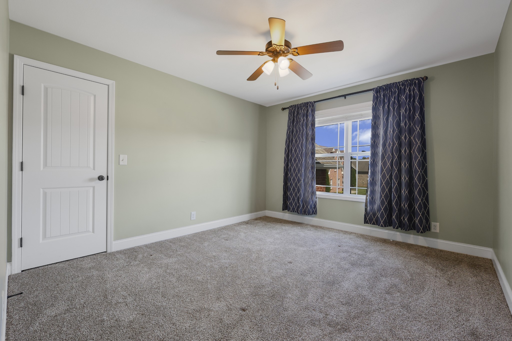 995 Terraceside Cir