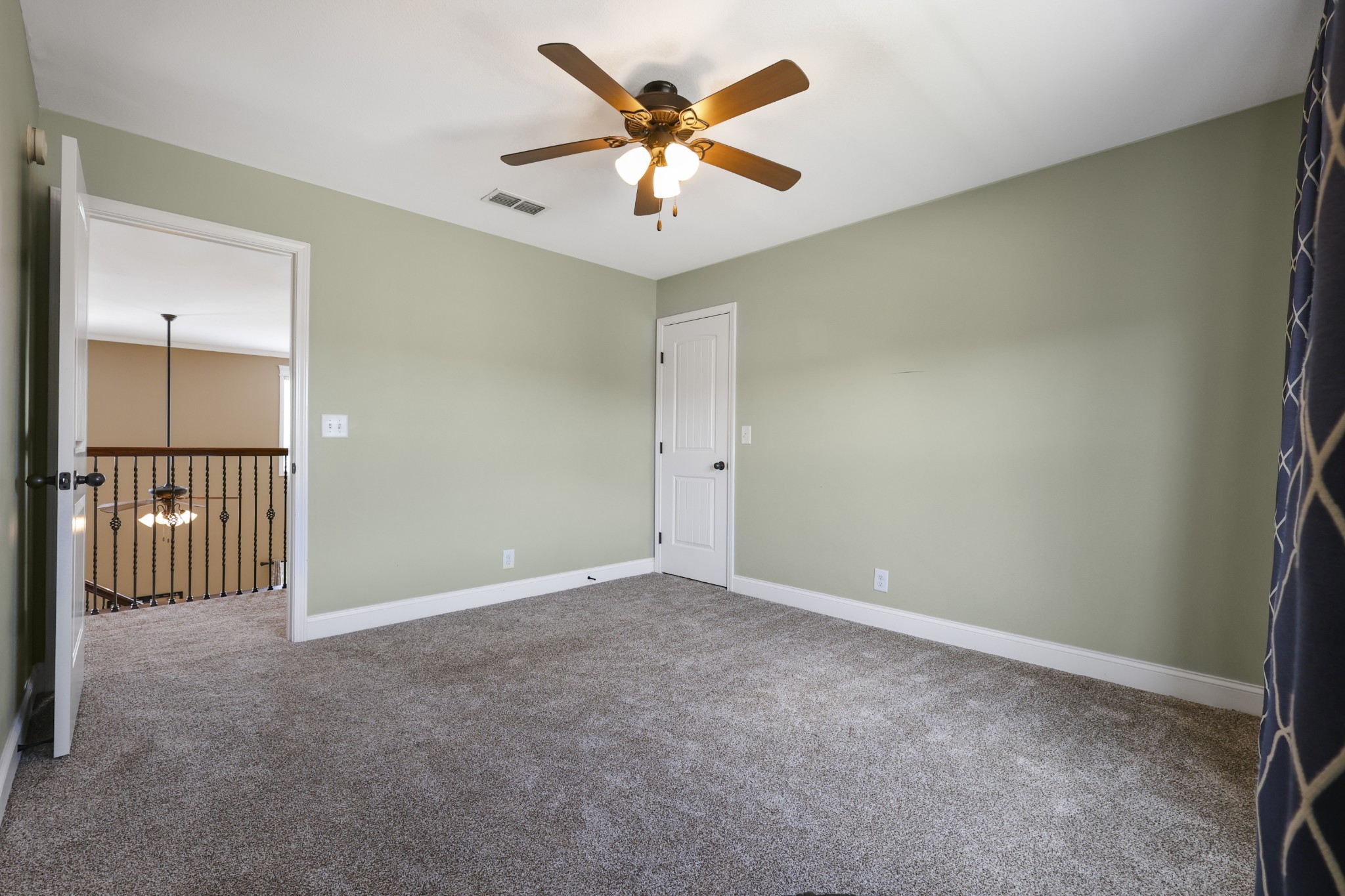 995 Terraceside Cir