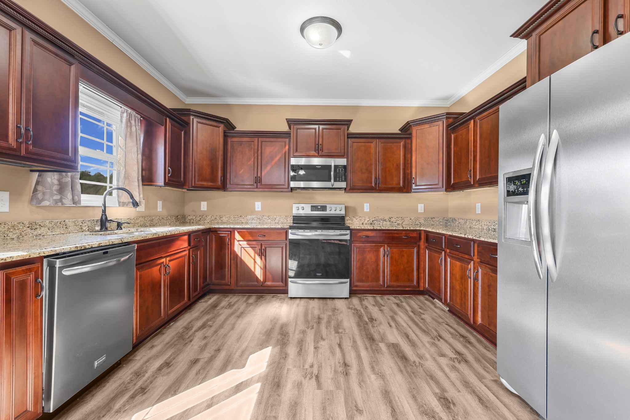 995 Terraceside Cir