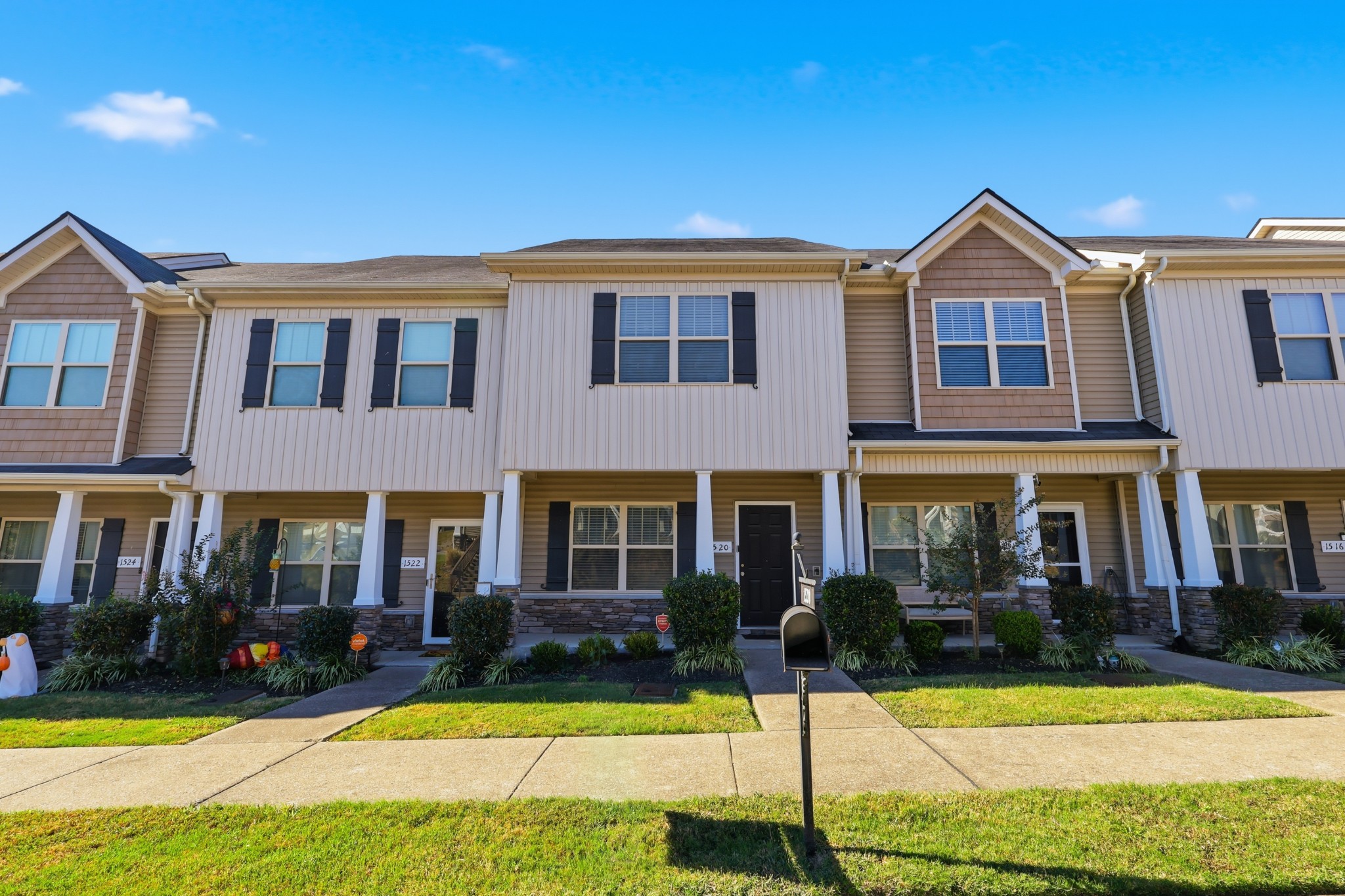 1520 Sprucedale Dr
