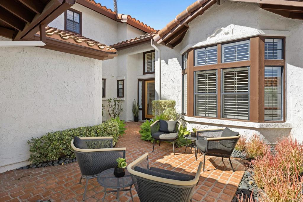 1960 Avenida La Posta