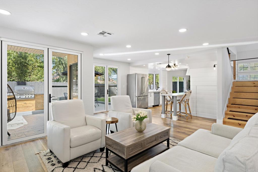 1960 Avenida La Posta