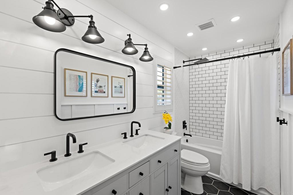 1960 Avenida La Posta