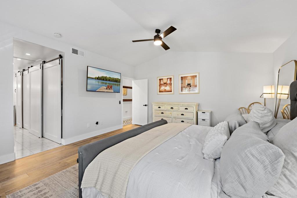 1960 Avenida La Posta