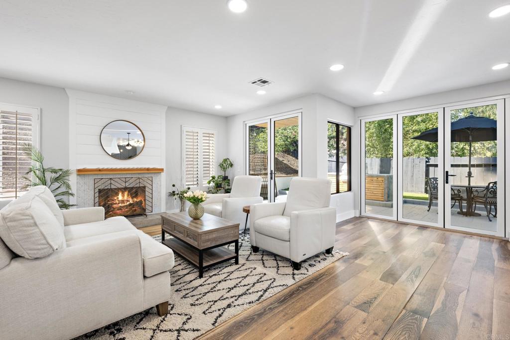 1960 Avenida La Posta