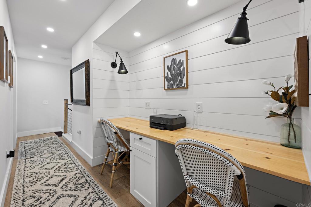 1960 Avenida La Posta