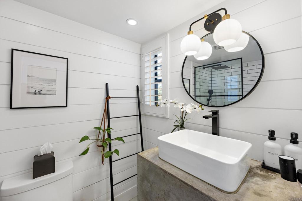 1960 Avenida La Posta