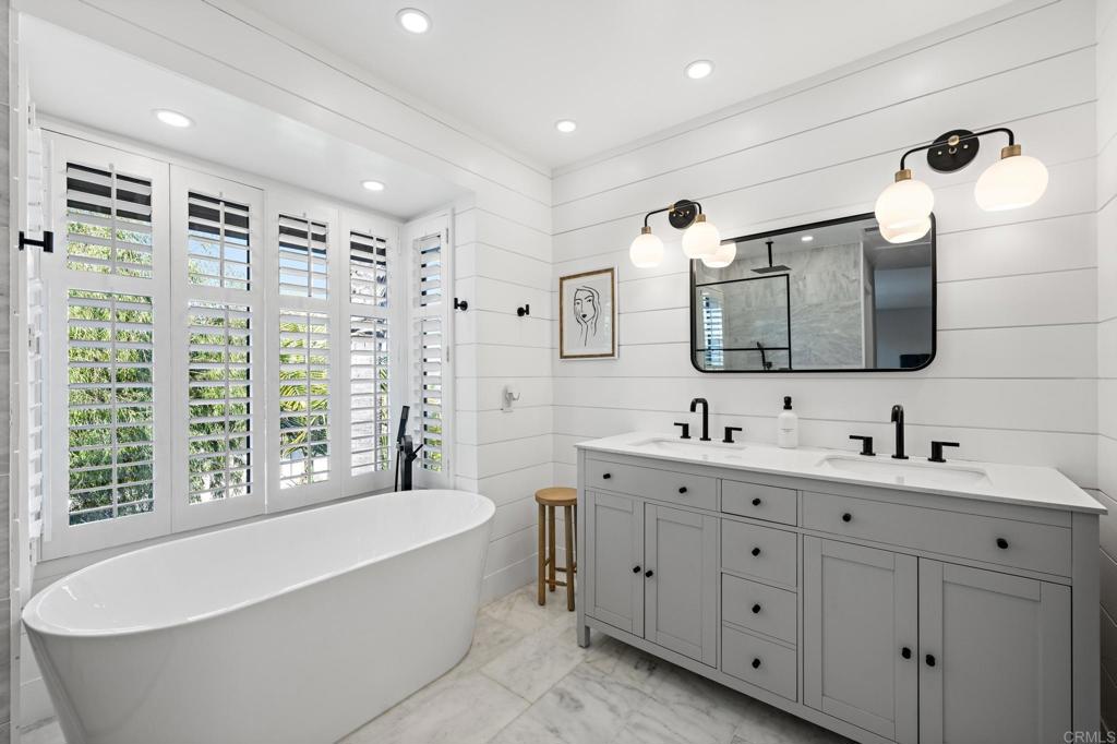 1960 Avenida La Posta