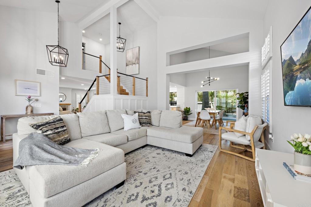 1960 Avenida La Posta