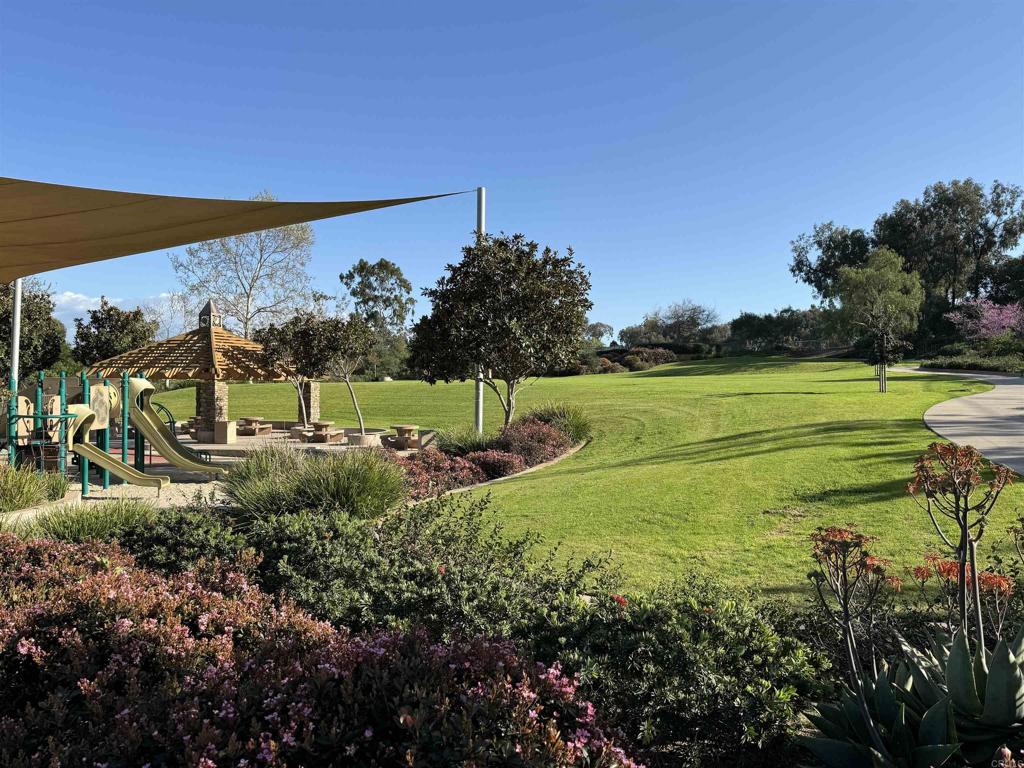 1960 Avenida La Posta