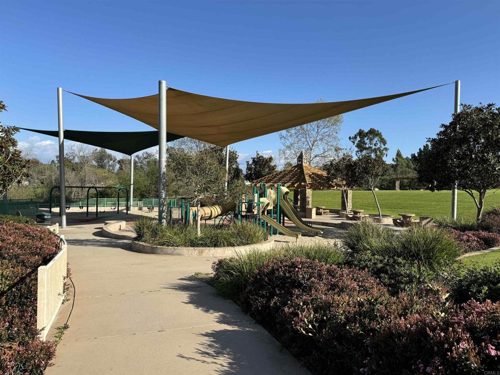 1960 Avenida La Posta