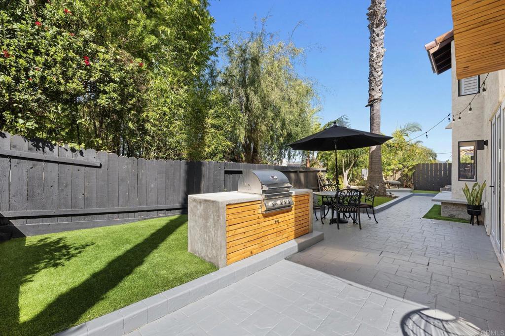 1960 Avenida La Posta