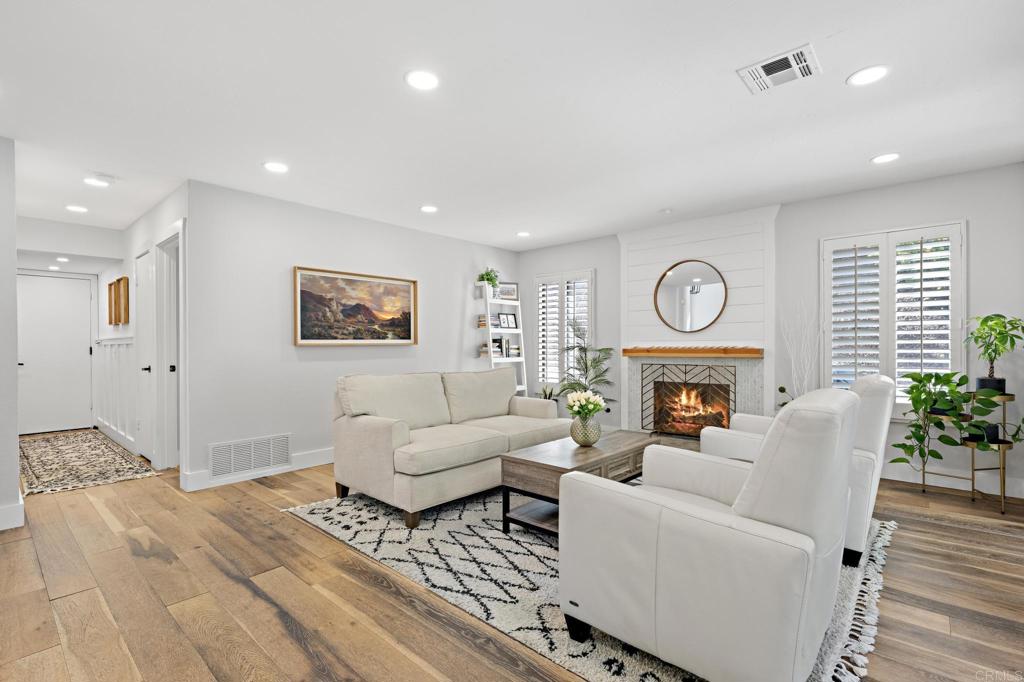 1960 Avenida La Posta