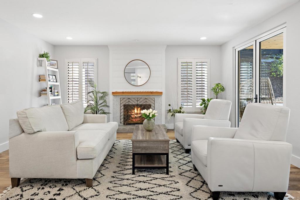 1960 Avenida La Posta