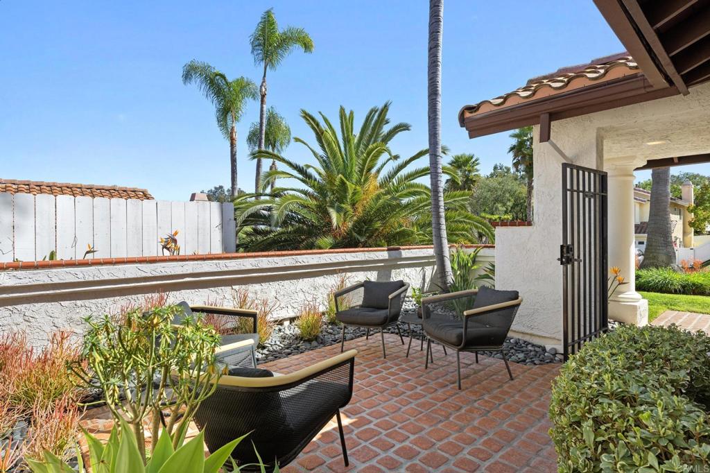 1960 Avenida La Posta