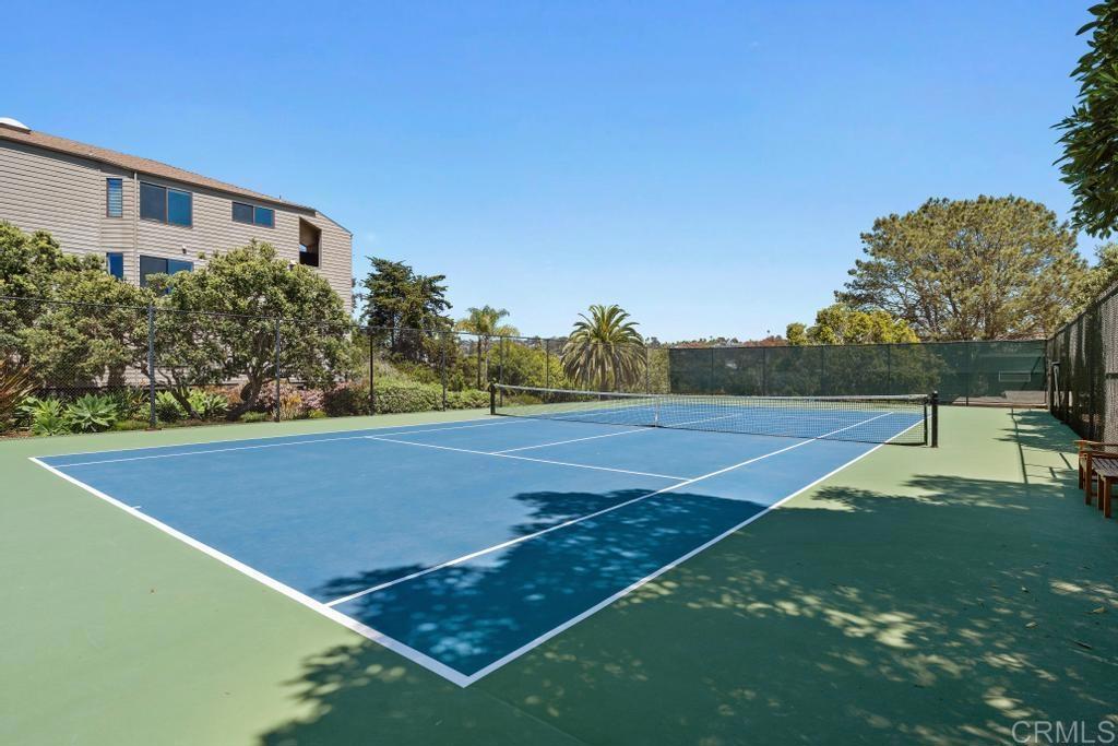 233 S Helix Avenue 33