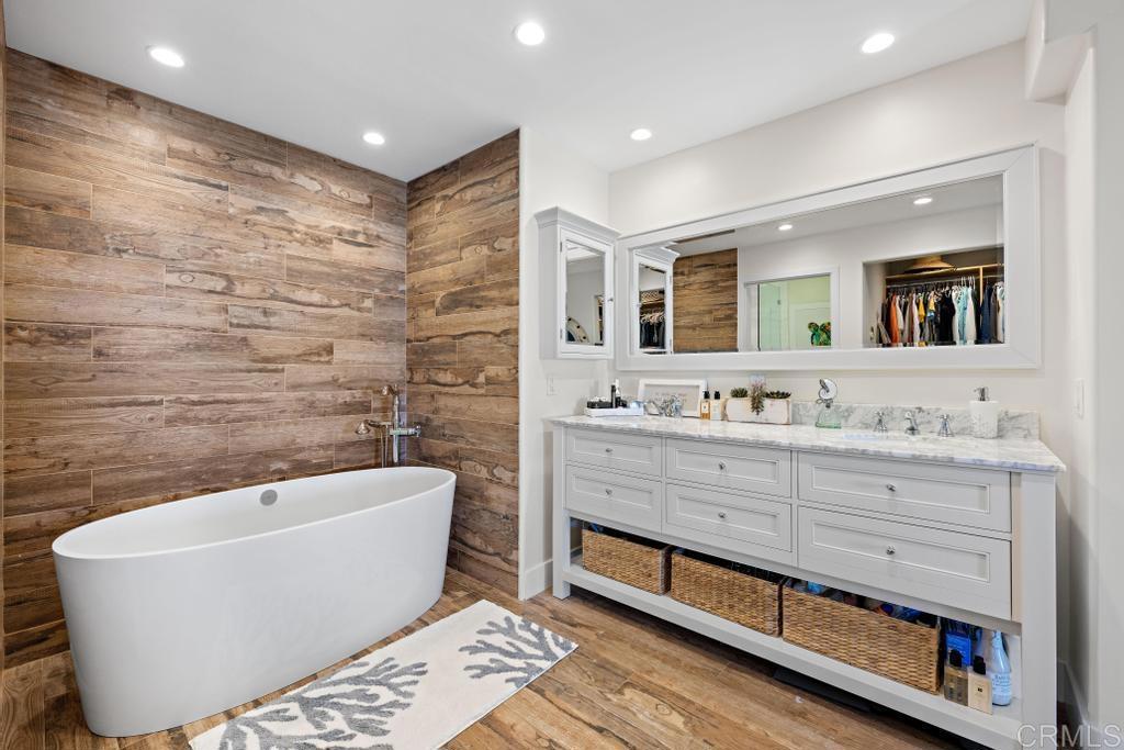 233 S Helix Avenue 33