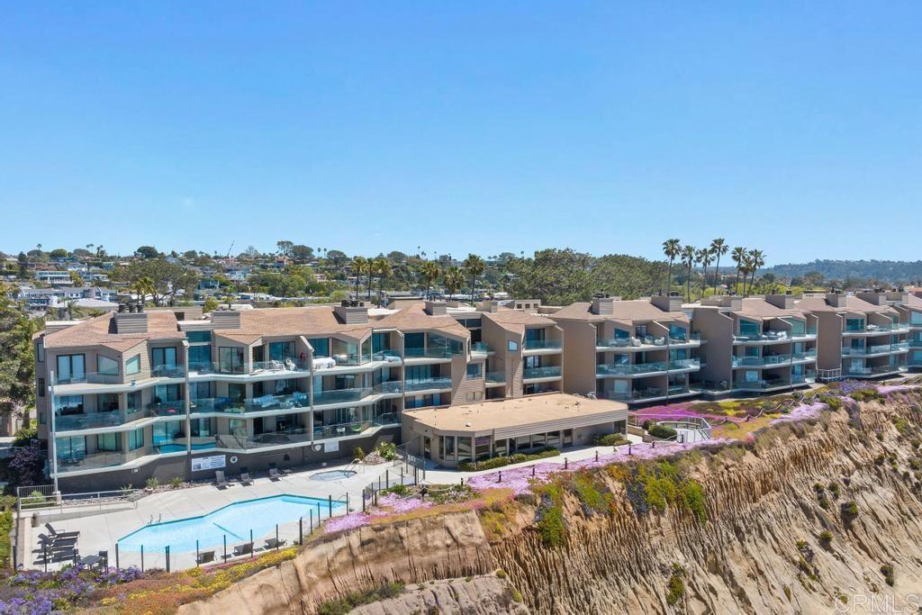 233 S Helix Avenue 33