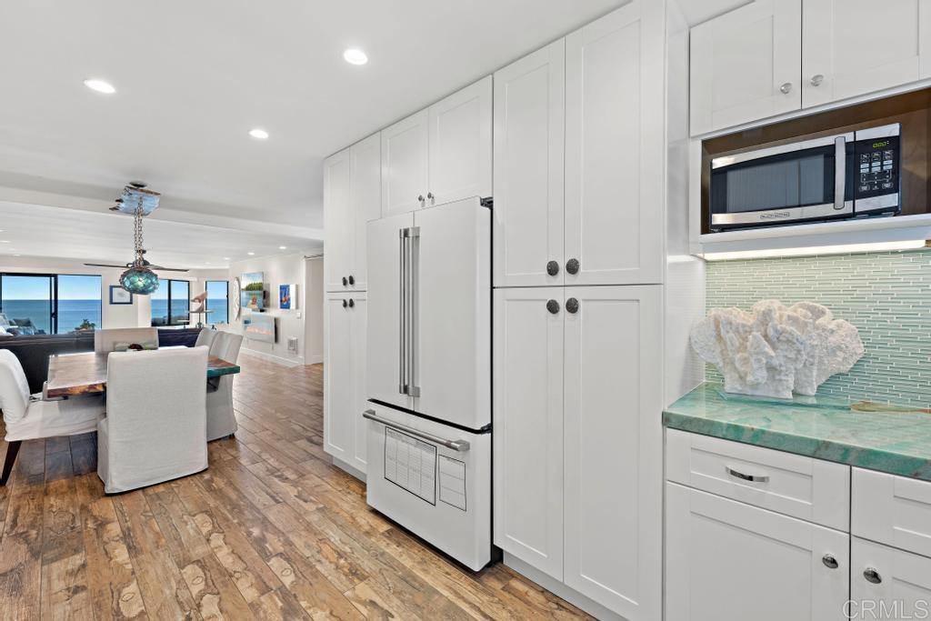 233 S Helix Avenue 33