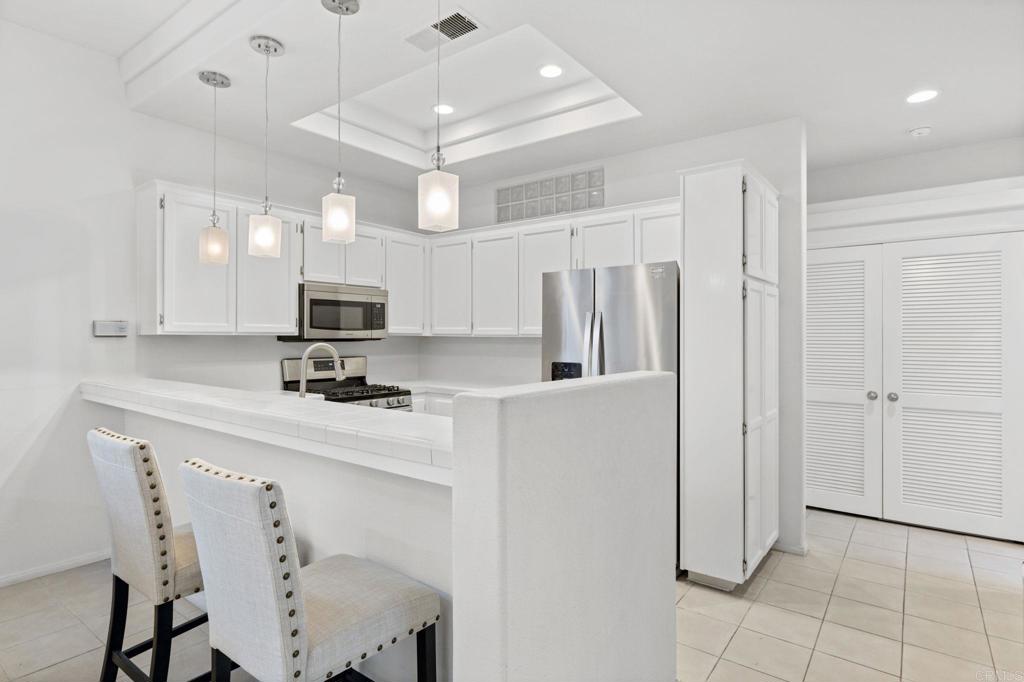 16054 Circa De Lindo