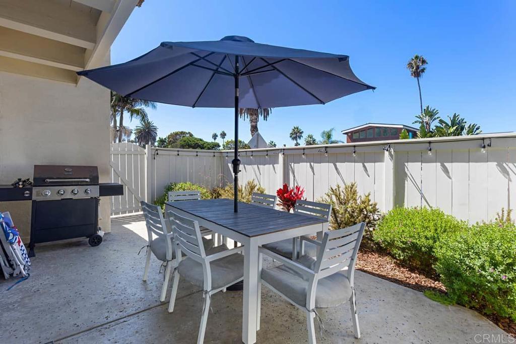 1817 19 Coast Boulevard