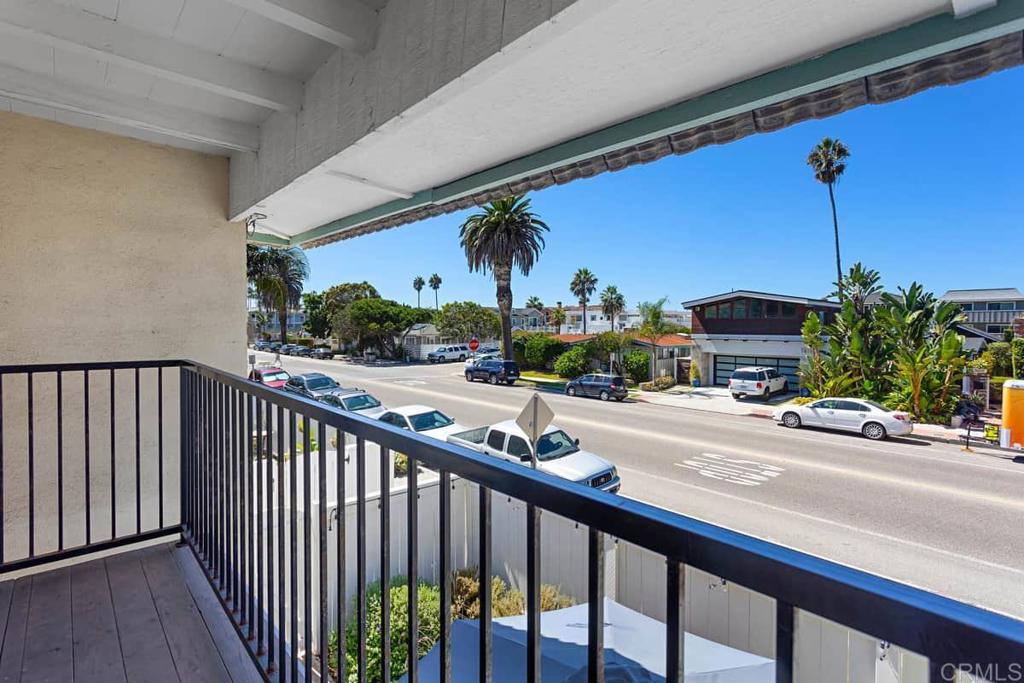 1817 19 Coast Boulevard