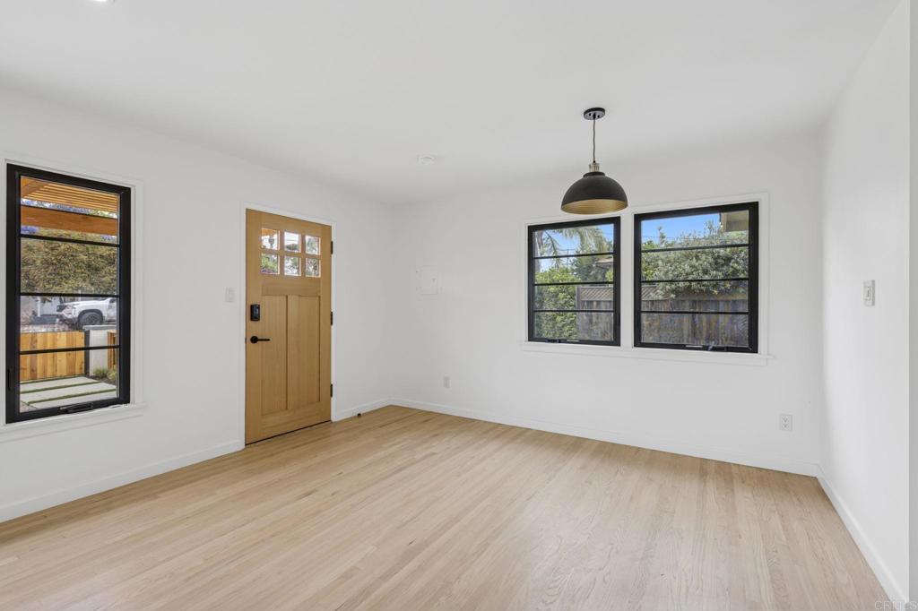 1061 Buena Vista Way