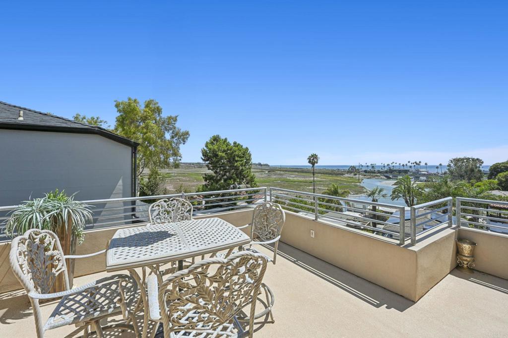 2542 Manchester Avenue