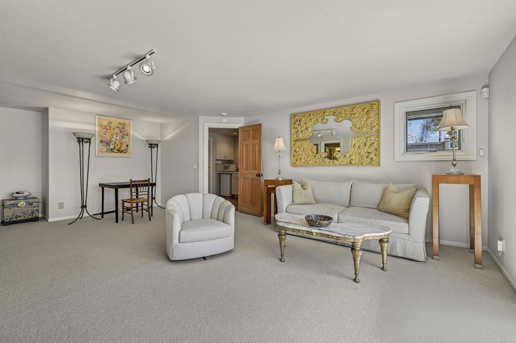 2542 Manchester Avenue