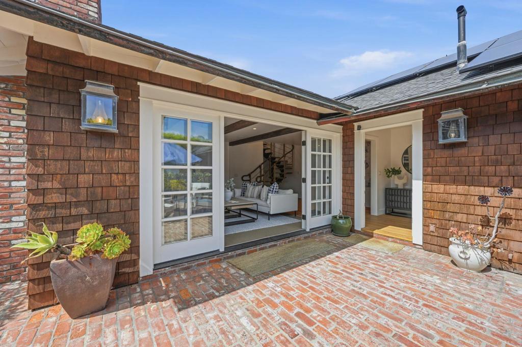 1820 Coast Boulevard