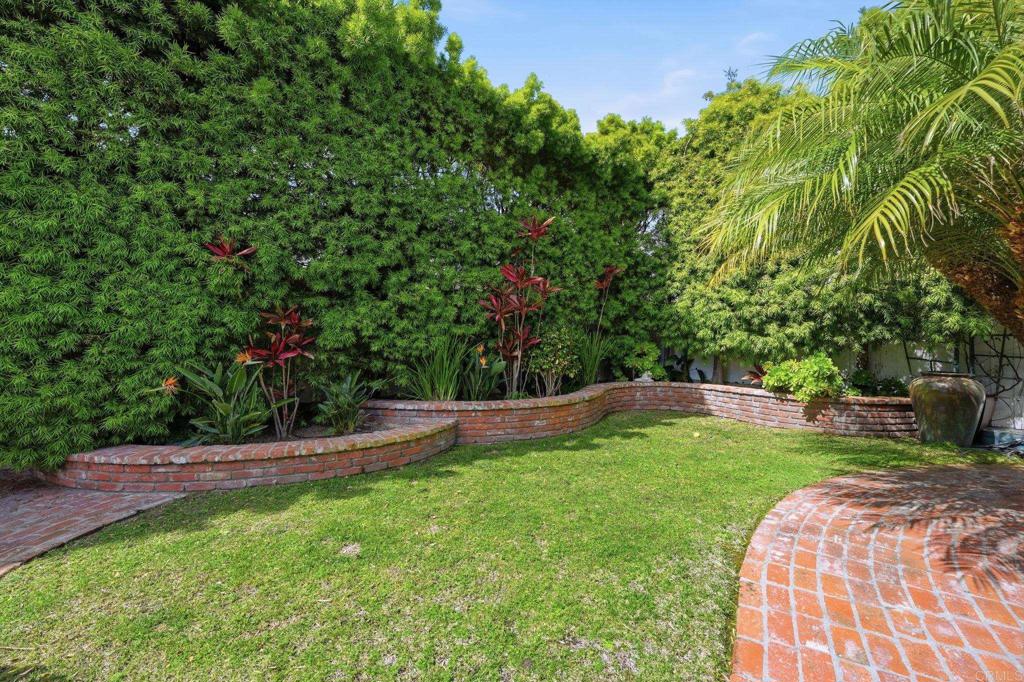 1820 Coast Boulevard